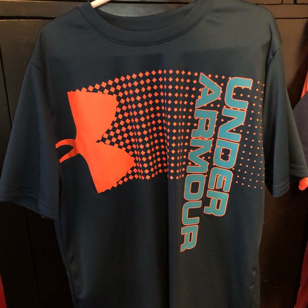 Boys Under Armour Youth Large Shirt
